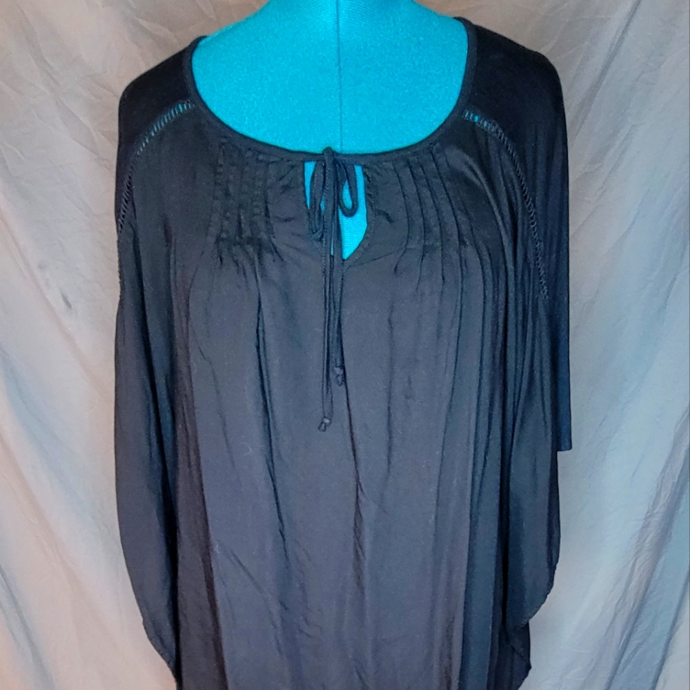 Lane Bryant Women's 18/20 Plus Black Short Sleeve Shirt